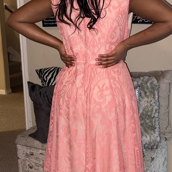 AUW capped sleeved coral lace dress size 12 - Picture 2 of 2
